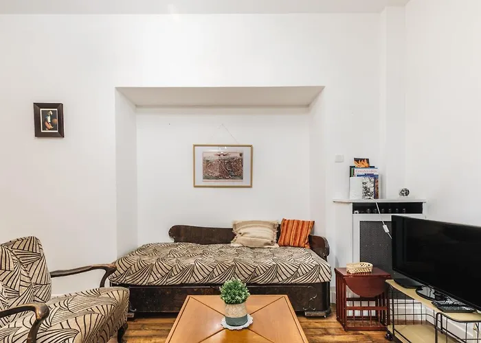 Nice 34M Well Located - Montmartre District