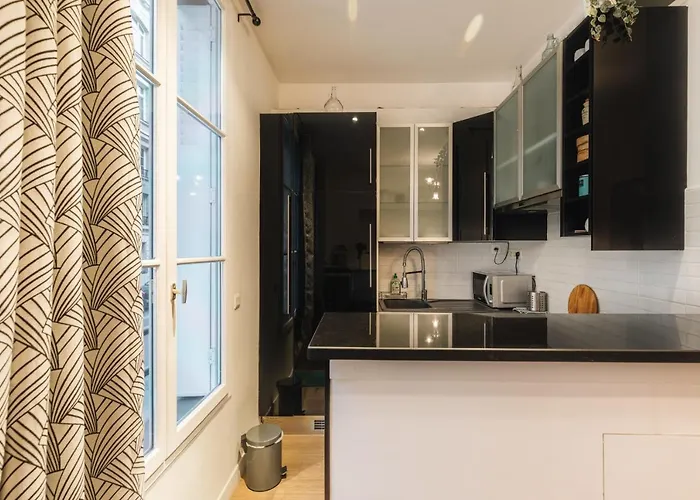 Nice 34M Well Located - Montmartre District