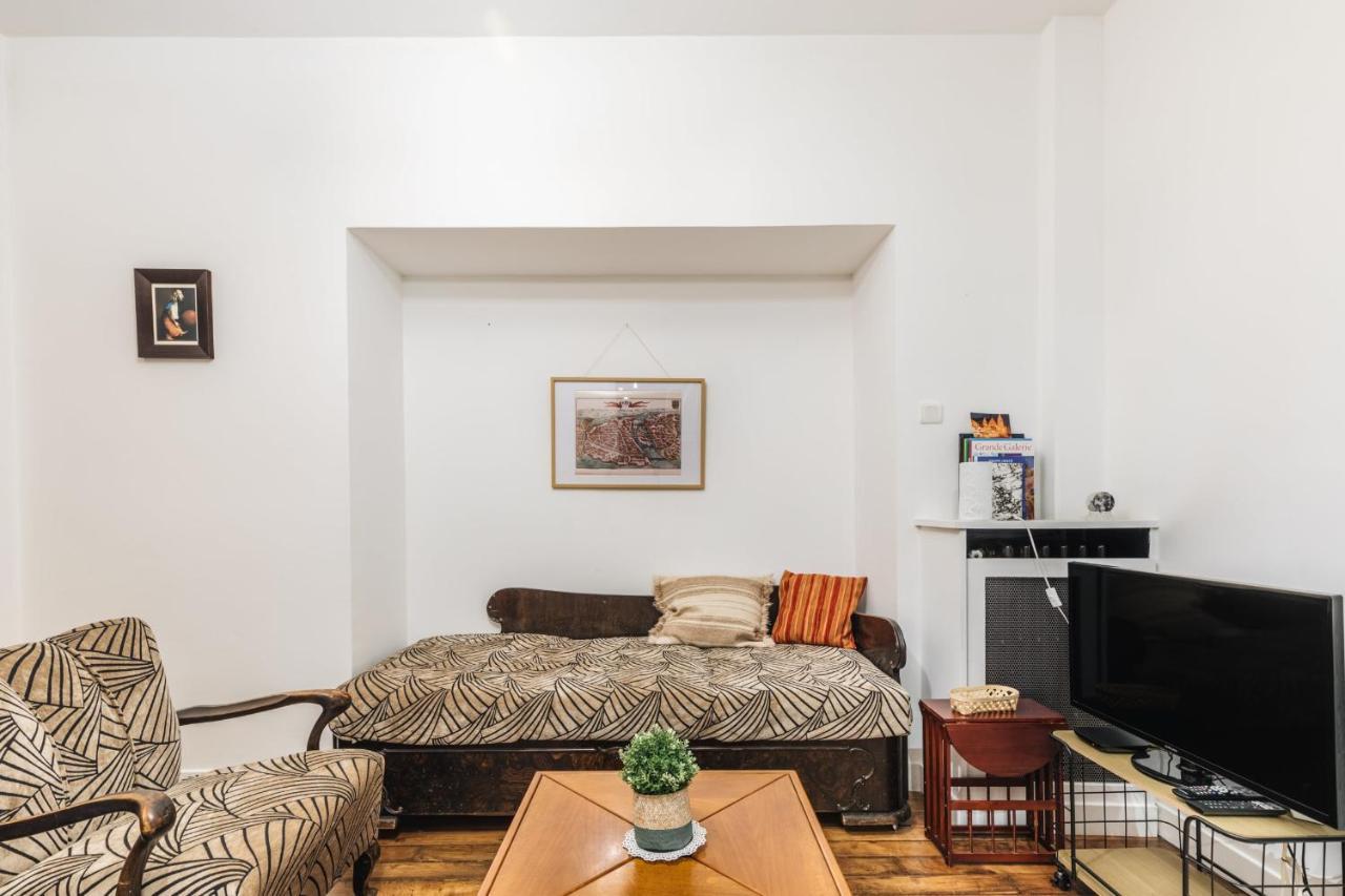 34m Well Located - Montmartre District Paris